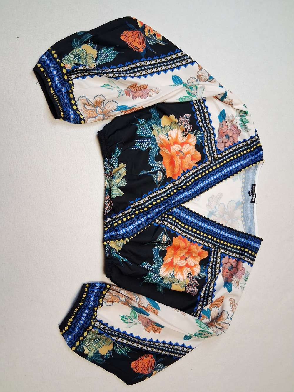 Fashion Nova Black and Cream Floral Cropped Blouse